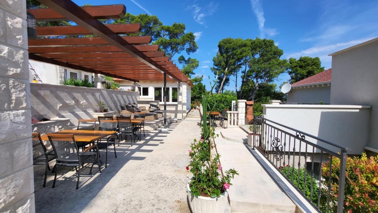 Villa Apartments Mate Cebalo Λομπάρδα Εξωτερικό φωτογραφία